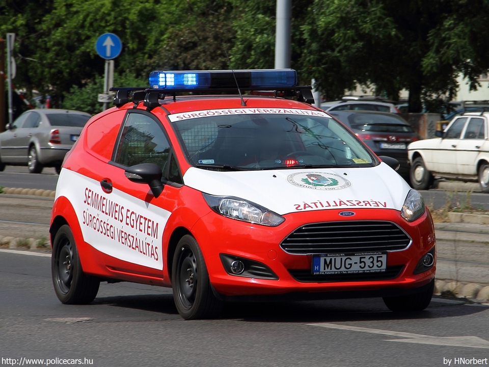 Ford Fiesta, sürgõsségi vérszállítás, Semmelweis Egyetem, fotó: HNorbert
Keywords: mentő mentőautó magyar Magyarország MUG-535 ambulance hungarian Hungary