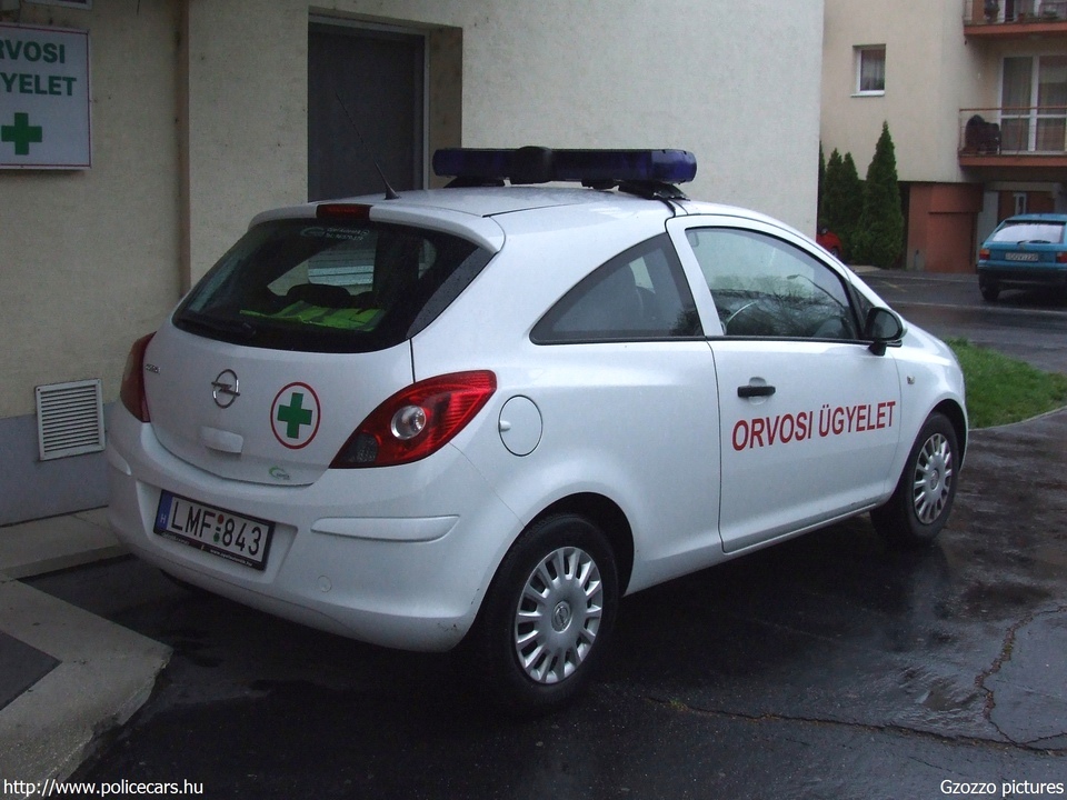 Opel Corsa, orvosi ügyelet, Mosonmagyaróvár, fotó: Gzozzo pictures
Keywords: mentő mentőautó magyar Magyarország LMF-843 ambulance hungarian Hungary