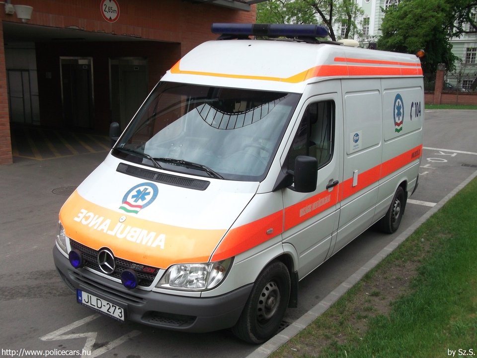 Mercedes-Benz Sprinter 313 CDI, Országos Mentõszolgálat, fotó: Sz.S.
Keywords: mentő mentőautó OMSZ magyar Magyarország JLD-273 ambulance hungarian Hungary
