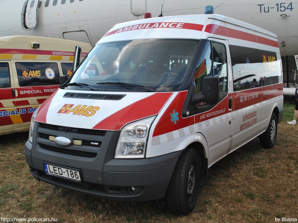 Ford Transit, AMS Assistance Kft., fotó: Bbazsa
Keywords: mentő mentőautó magyar Magyarország ambulance hungarian Hungary LED-186