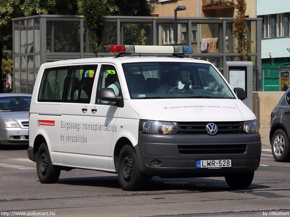 Volkswagen Transporter T5 facelift, Országos Vérellátó Szolgálat, vérszállítás, fotó: HNorbert
Keywords: mentő mentőautó magyar Magyarország ambulance hungarian Hungary LWR-528