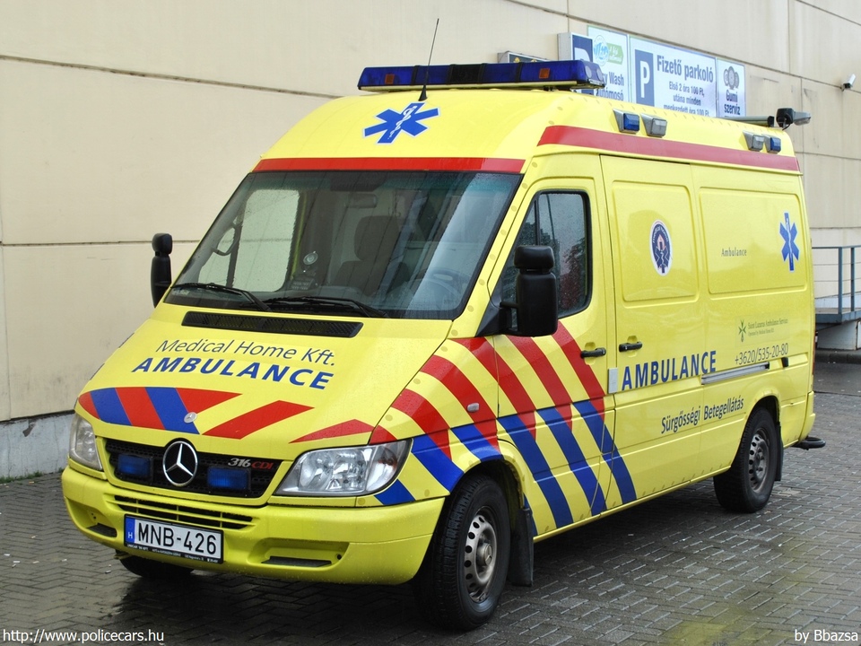 Mercedes-Benz Sprinter 316 CDI, Medical Home Kft., fotó: Bbazsa
Keywords: magyar Magyarország mentő mentőautó MNB-426 Hungary hungarian ambulance