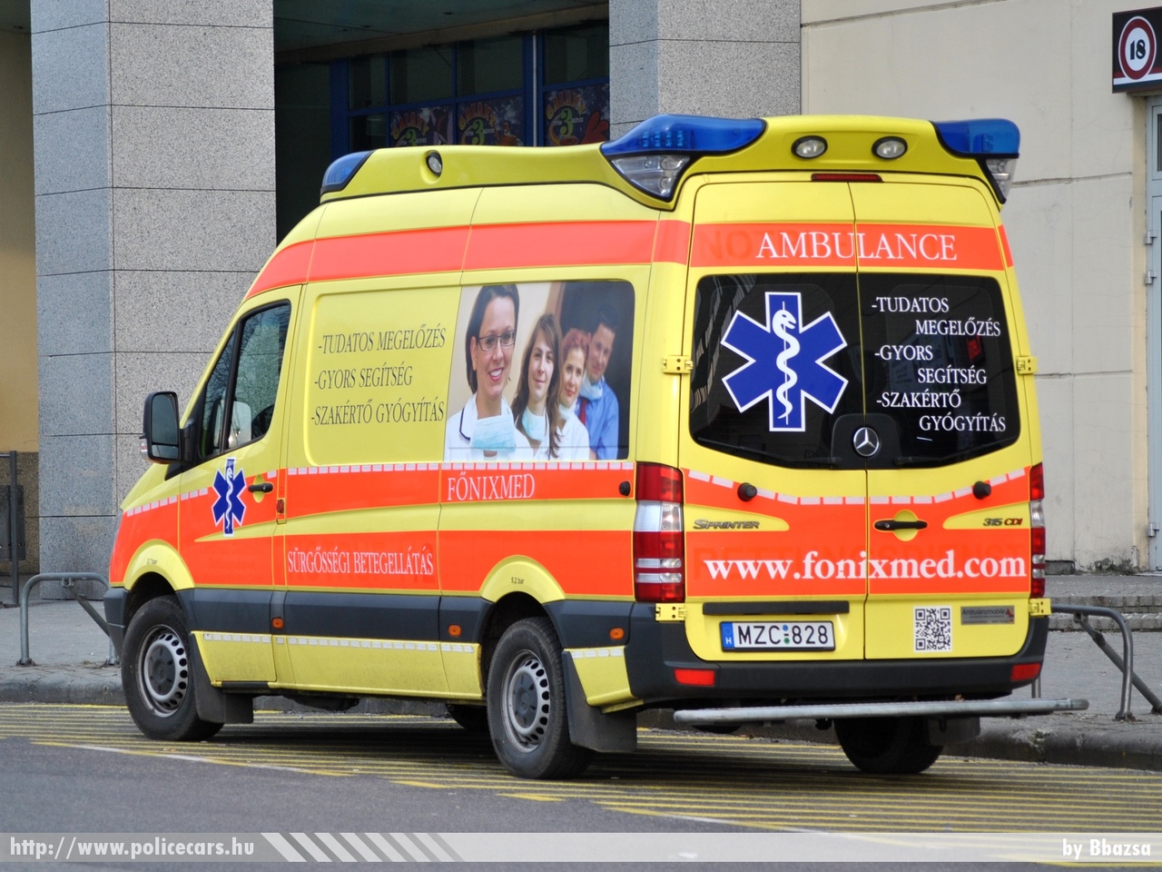 Mercedes Sprinter II 315 CDI, Fõnix-MED Zrt., fotó: Bbazsa
Keywords: magyar Magyarország mentő mentőautó Hungary hungarian ambulance MZC-828