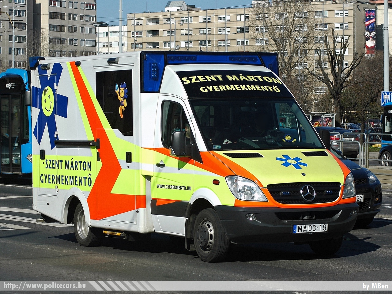 Mercedes-Benz Sprinter II 519 CDI, Budapest, Szent Márton Gyermekmentõ Szolgálat, fotó: MBen
Keywords: magyar Magyarország mentő mentőautó Hungary hungarian ambulance MA03-19