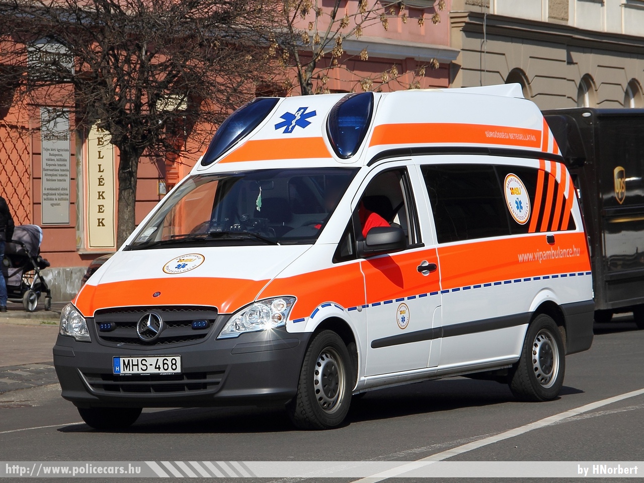 Mercedes-Benz Vito II 116 CDI, Samaritanus Mentõszolgálat, fotó: HNorbert
Keywords: magyar Magyarország mentő mentőautó Hungary hungarian ambulance MHS-468