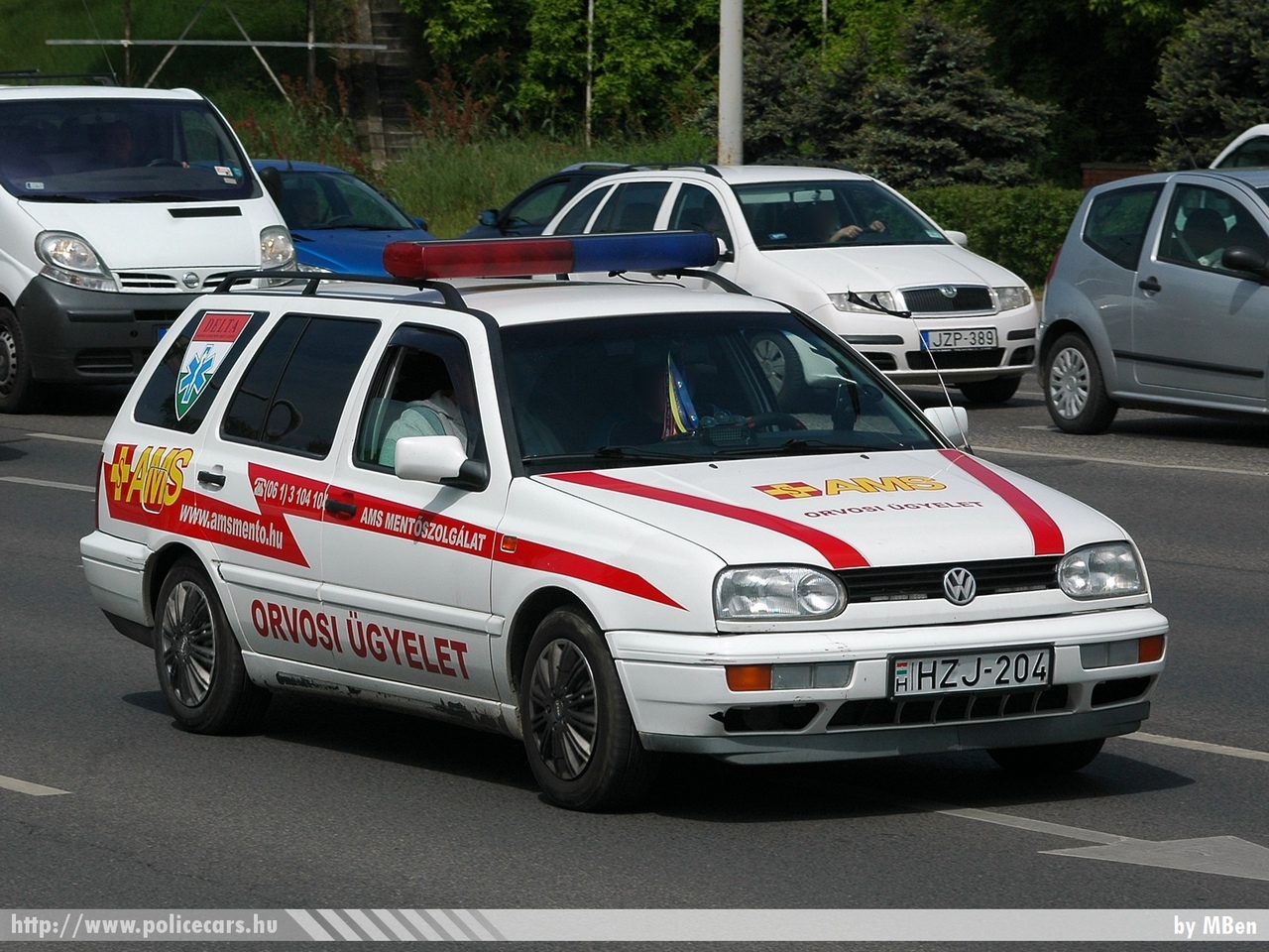 Volkswagen Golf III GL Variant, orvosi ügyelet, AMS Assistance Kft., fotó: MBen
Keywords: magyar Magyarország mentő mentőautó HZJ-204 Hungary hungarian ambulance