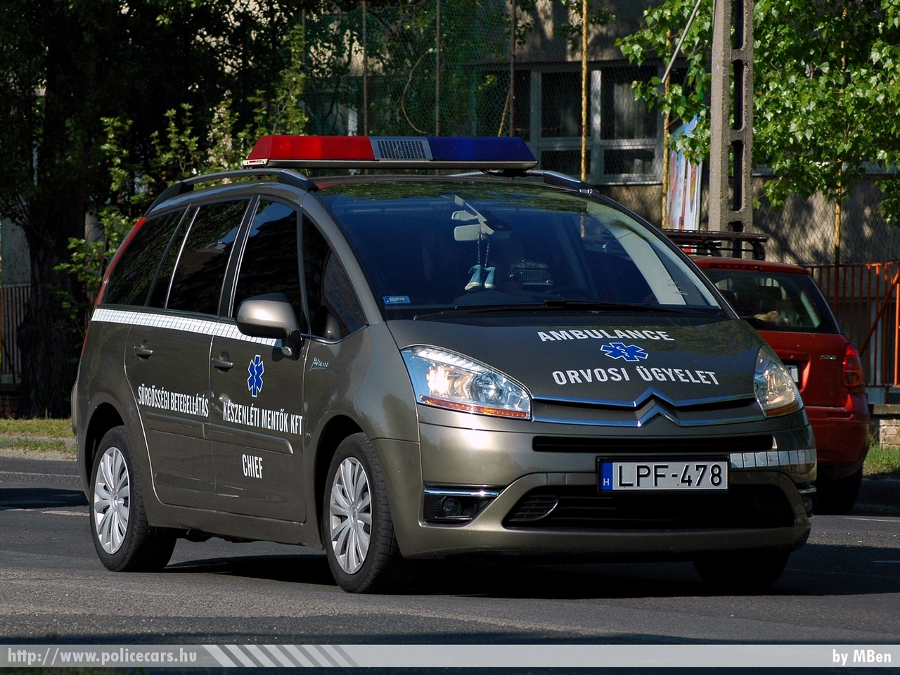Citroen C4 Picasso, Készenléti Mentõk Kft., fotó: MBen
Keywords: magyar Magyarország mentő mentőautó LPF-478 Hungary hungarian ambulance