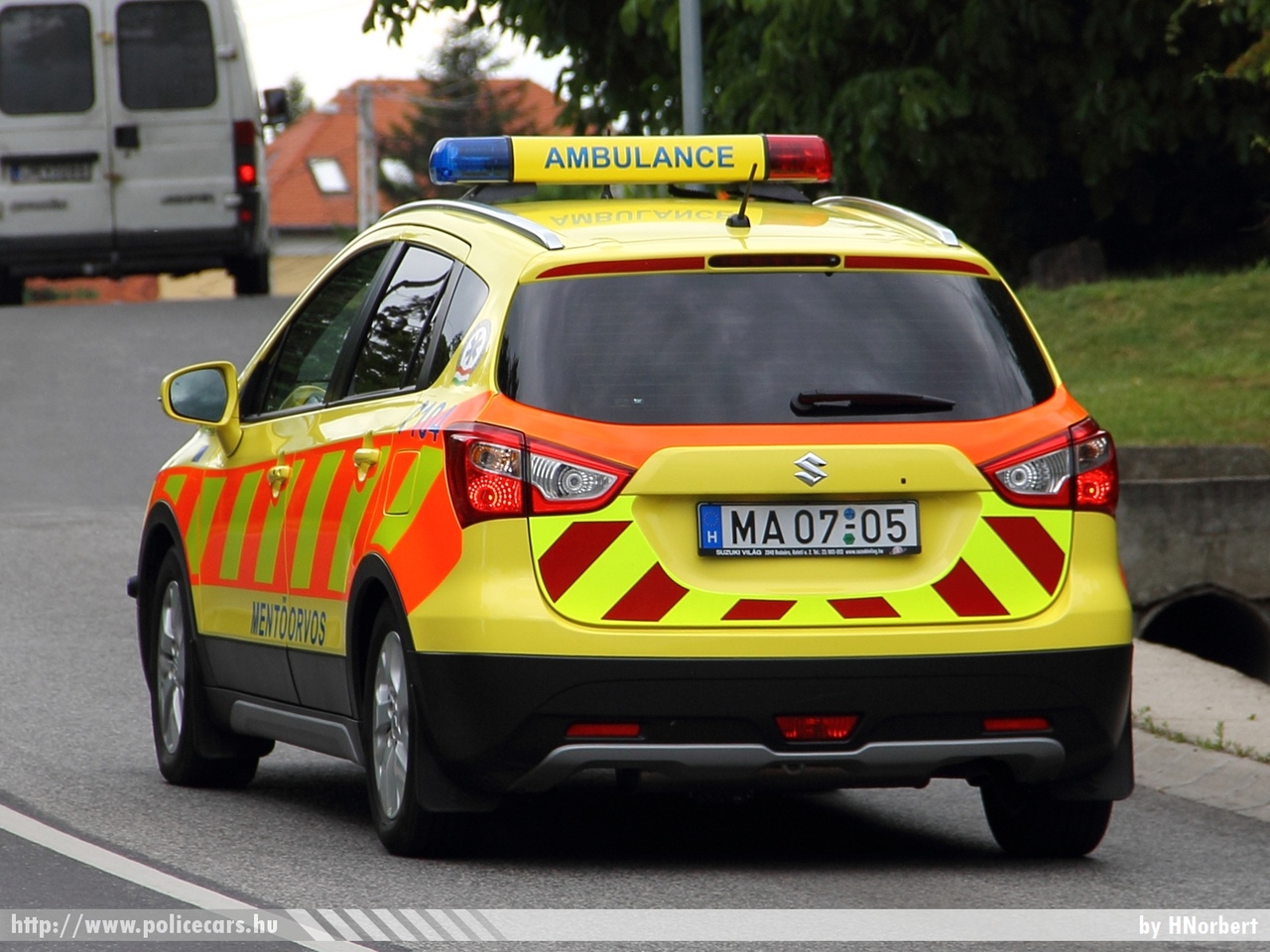 Suzuki SX4 S-Cross, Országos Mentõszolgálat, MOK, fotó: HNorbert
Keywords: magyar Magyarország mentő mentőautó Hungary hungarian ambulance MA07-05