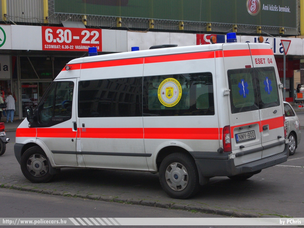 Ford Transit, Poszeidon Speciális Mentõszolgálat Alapítvány, fotó: PChris
Keywords: magyar Magyarország mentő mentőautó Hungary hungarian ambulance NMY-900
