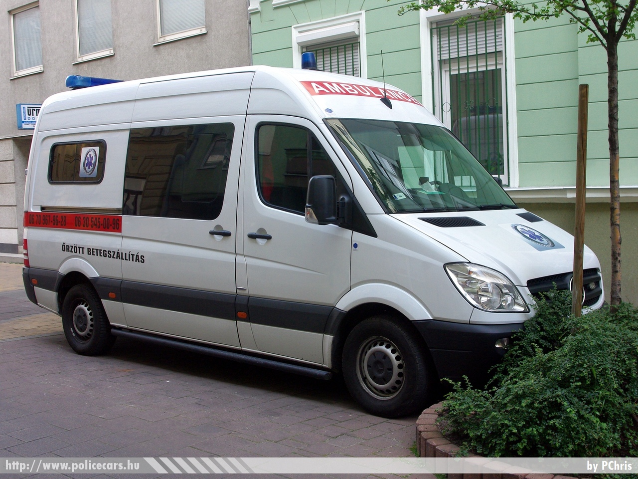 Mercedes Sprinter II, CS-A-K Med Kft., fotó: PChris
Keywords: magyar Magyarország mentő mentőautó Hungary hungarian ambulance NMU-282