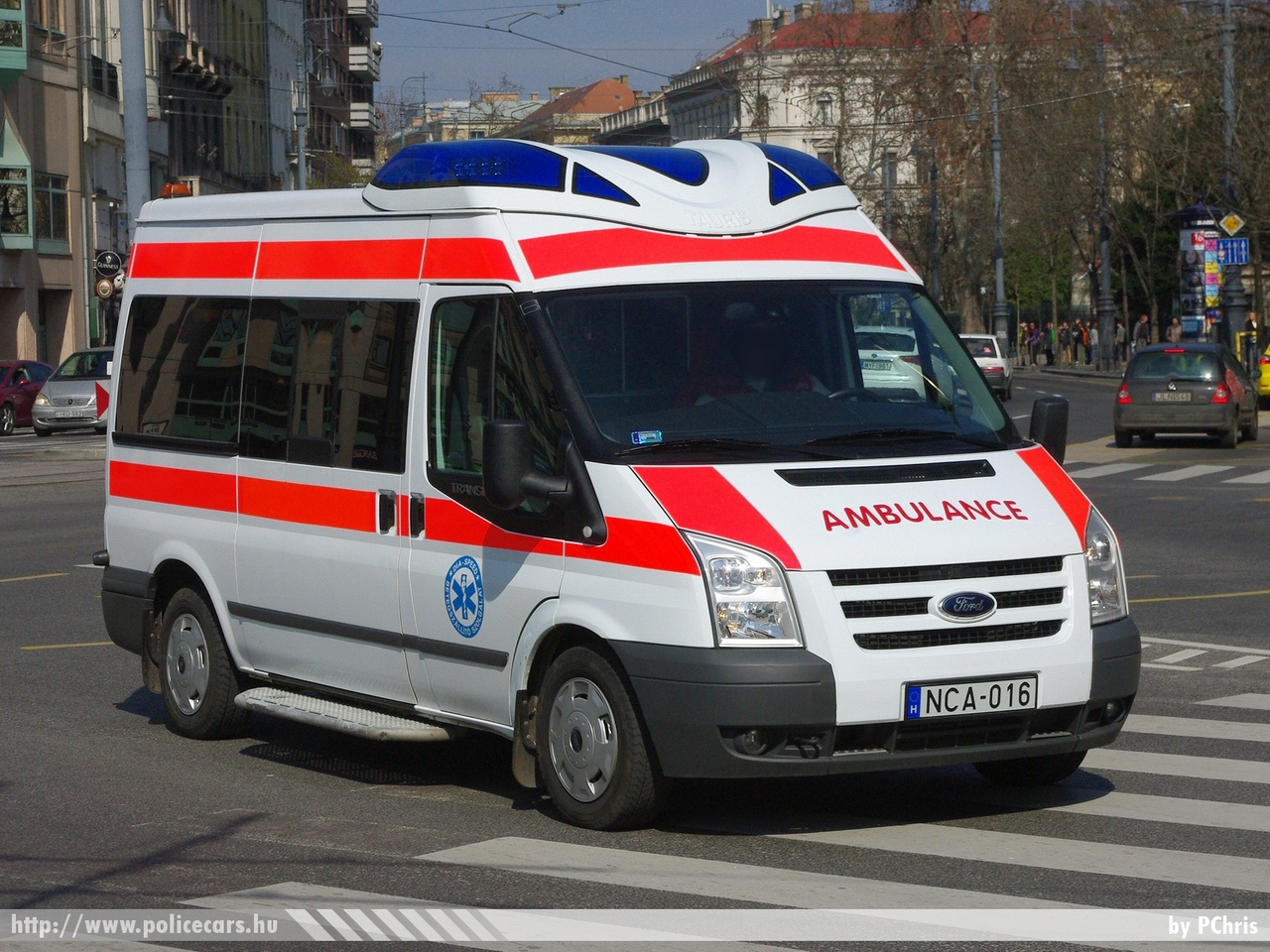 Ford Transit, DIA-SPEED Kft., fotó: PChris
Keywords: magyar Magyarország mentő mentőautó Hungary hungarian ambulance NCA-016