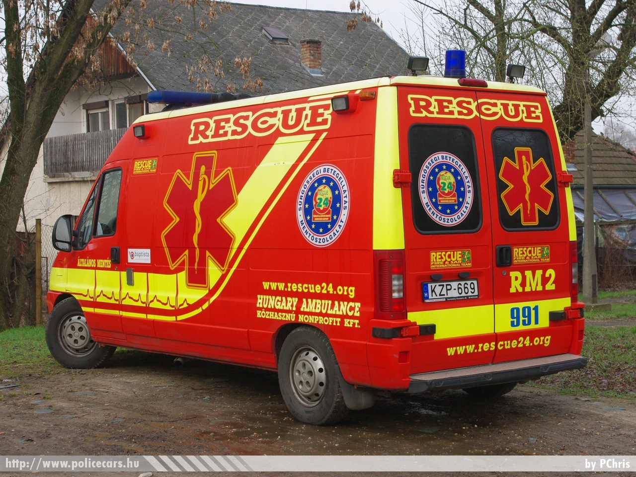 Citroen Jumper, Rescue24 Tûzoltó és Kutató-Mentõ Nemzetközi Csoport, fotó: PChris
Keywords: magyar Magyarország mentő mentőautó Hungary hungarian ambulance KZP-669