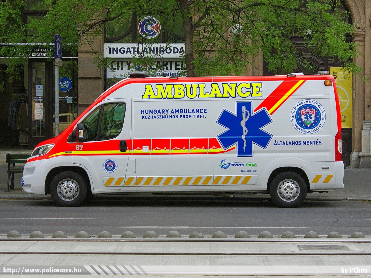 Fiat Ducato, Hungary Ambulance Kft., fotó: PChris
Keywords: magyar Magyarország mentő mentőautó Hungary hungarian ambulance NGC-787