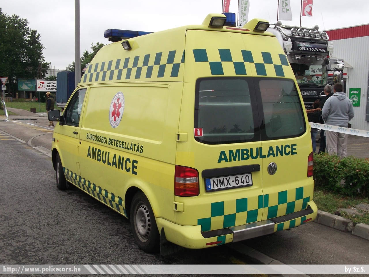 Volkswagen Transporter T5, VB Ambulance Hungary Kft., fotó: Sz.S.
Keywords: magyar Magyarország mentő mentőautó Hungary hungarian ambulance NMX-640