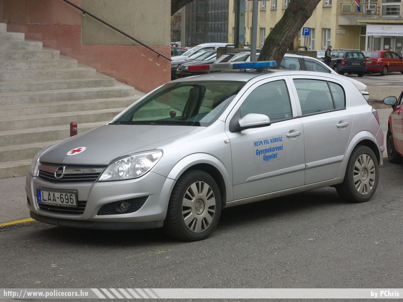 Opel Astra H, Heim Pál Kórház, Gyermekorvosi ügyelet, Budapest, fotó: PChris
Keywords: mentő mentőautó magyar Magyarország LAA-696