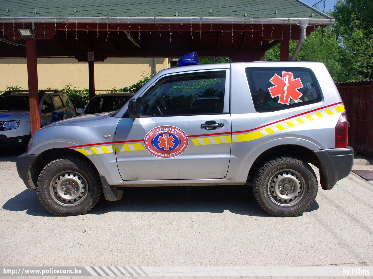 Mitsubishi Pajero, Régió Ügyeleti Központ Nonprofit KFT, orvosi ügyelet, fotó: PChris
Keywords: mentő mentőautó magyar Magyarország Hungary hungarian ambulance JUP-726