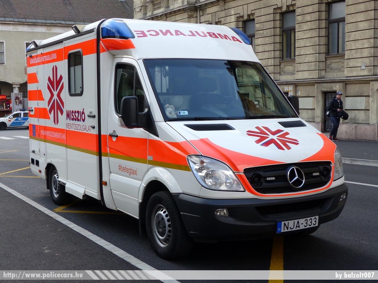 Mercedes Sprinter II, Misszió Mentõszolgálat, fotó: balzolt007
Keywords: magyar Magyarország mentő mentőautó Hungary hungarian ambulance NJA-333