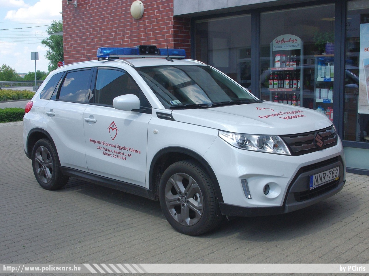 Suzuki Vitara, orvosi ügyelet, Velence, fotó: PChris
Keywords: mentő mentőautó magyar Magyarország ambulance hungarian Hungary NNR-762