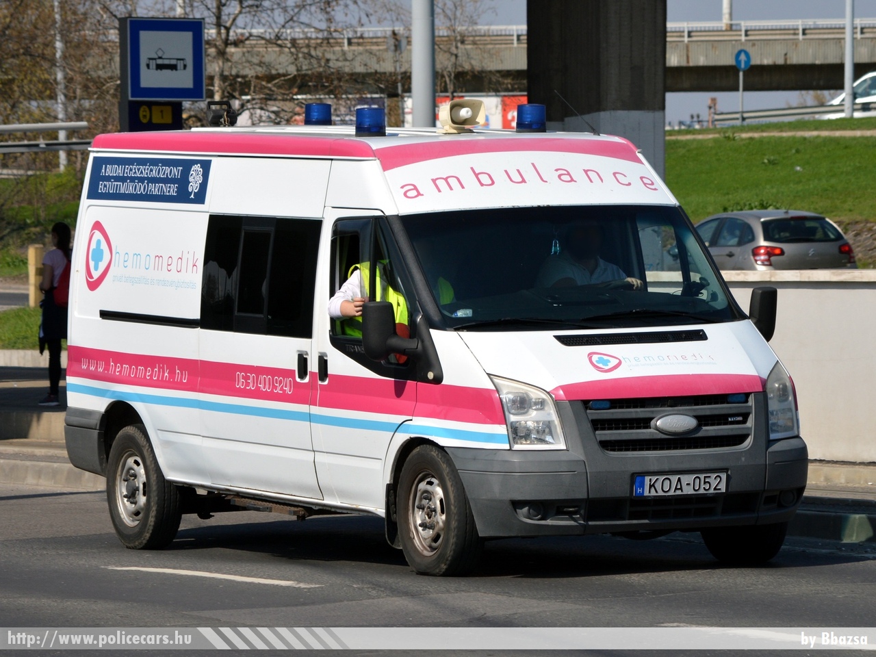 Ford Transit, Hemomedik Kft., fotó: Bbazsa
Keywords: mentő magyar Magyarország mentőautó KOA-052