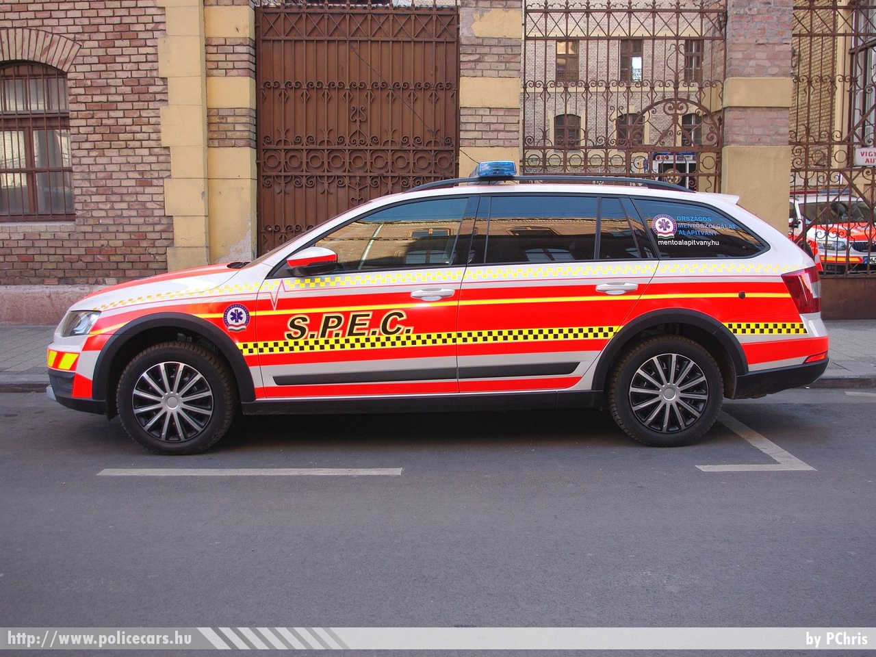 Skoda Octavia Combi III Scout, Országos Mentõszolgálat S.P.E.C., fotó: PChris
Keywords: mentő mentőautó magyar Magyarország MA08-48 ambulance hungarian Hungary