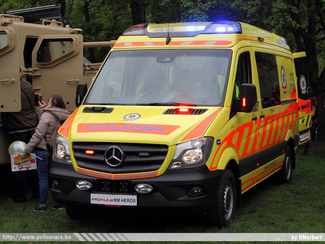 Mercedes-Benz Sprinter II facelift 316CDI Profile, Heros, Országos Mentõszolgálat, fotó: HNorbert
Keywords: magyar Magyarország mentő mentőautó OMSZ Hungary hungarian ambulance