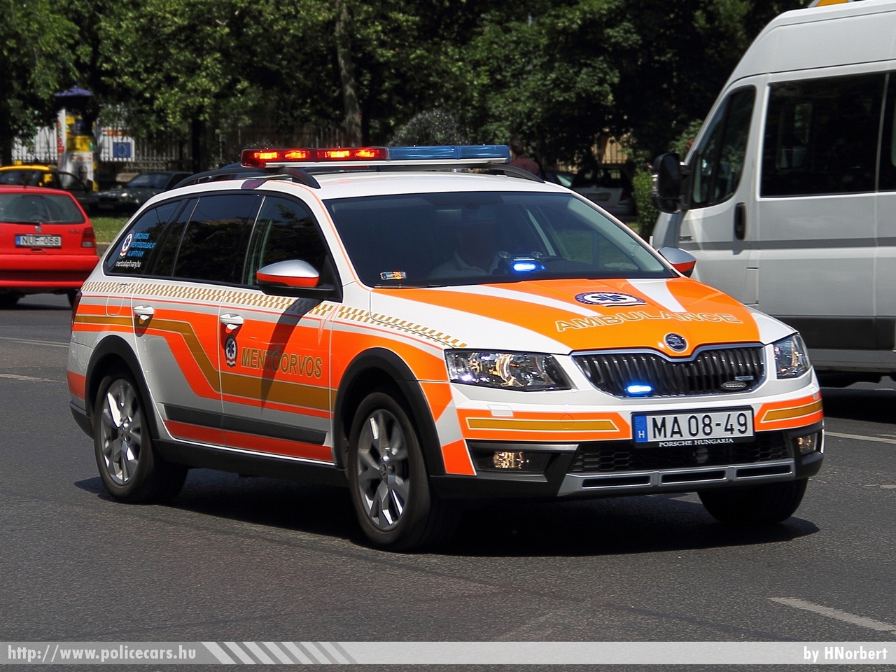 Skoda Octavia Combi III Scout, Országos Mentõszolgálat, MOK, fotó: HNorbert
Keywords: magyar Magyarország mentő mentőautó Hungary hungarian ambulance MA08-49