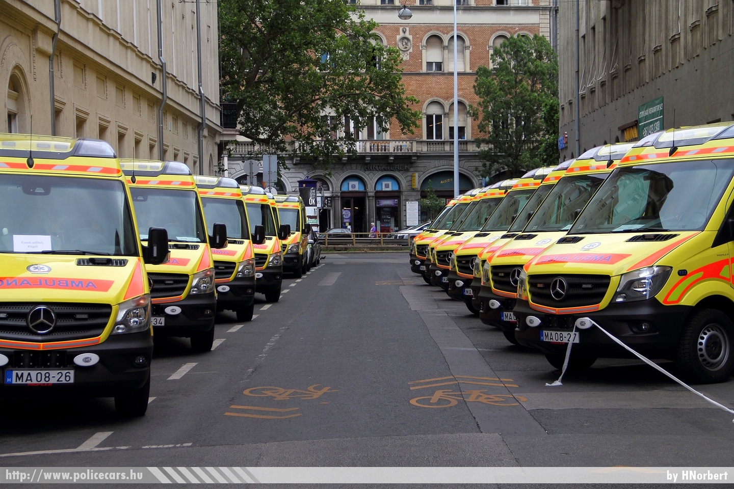 Mercedes-Benz Sprinter II facelift 316CDI Profile, Heros, Országos Mentõszolgálat, fotó: HNorbert
Keywords: magyar Magyarország mentő mentőautó OMSZ Hungary hungarian ambulance MA08-26 MA08-27 MA08-34