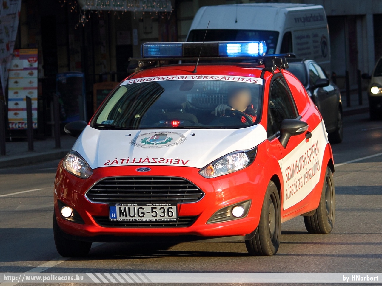 Ford Fiesta, sürgõsségi vérszállítás, Semmelweis Egyetem, fotó: HNorbert
Keywords: mentő mentőautó magyar Magyarország MUG-536 ambulance hungarian Hungary