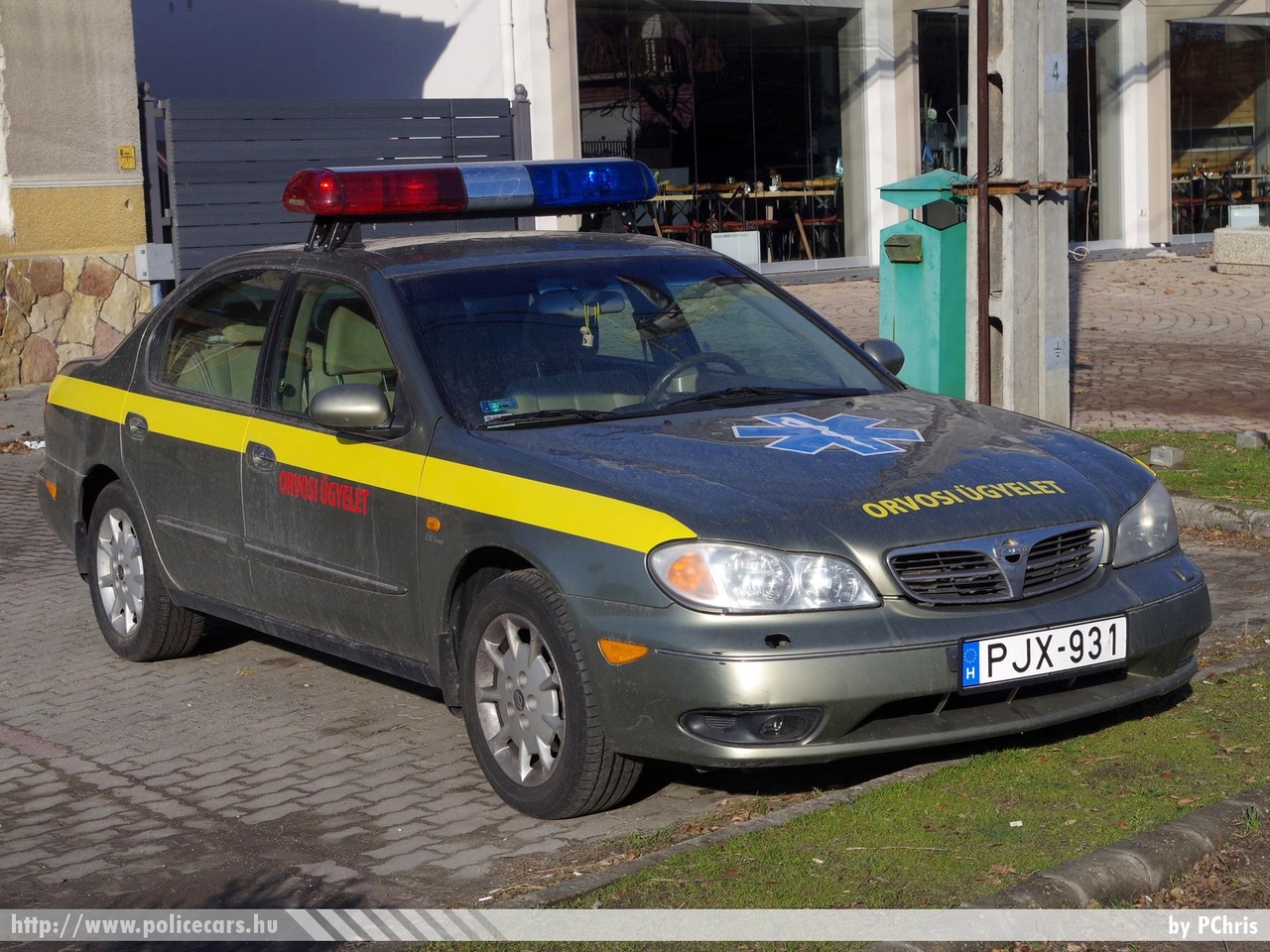 Nissan Maxima QX, fotó: PChris
Keywords: magyar Magyarország mentő mentőautó Hungary hungarian ambulance PJX-931