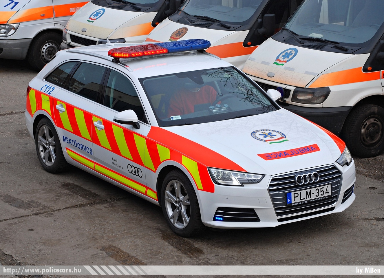 Audi A4 Avant, Országos Mentõszolgálat, Gyõr, fotó: MBen
Keywords: magyar Magyarország mentő mentőautó Hungary hungarian ambulance PLM-354