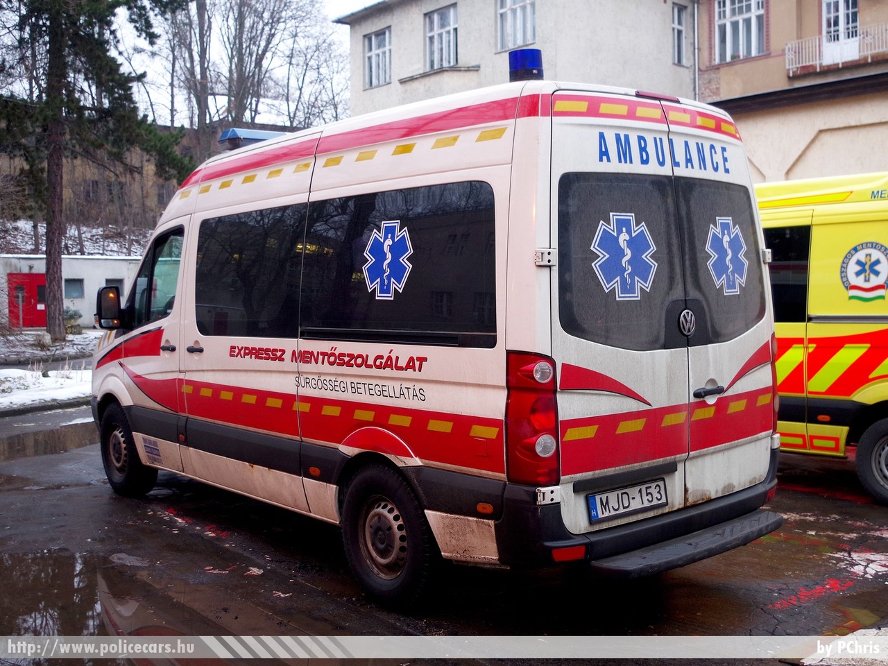 Volkswagen Crafter, Expressz Mentõszolgálat, fotó: PChris
Keywords: MJD-153 magyar Magyarország mentő mentőautó Hungary hungarian ambulance 