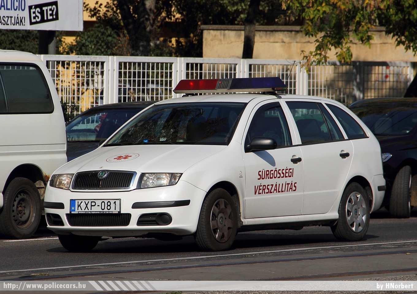 Skoda Fabia, Gottsegen György Országos Kardiológiai Intézet, Budapest, vérszállítás, fotó: HNorbert
Keywords: magyar Magyarország mentő mentőautó Hungary hungarian ambulance KXP-081
