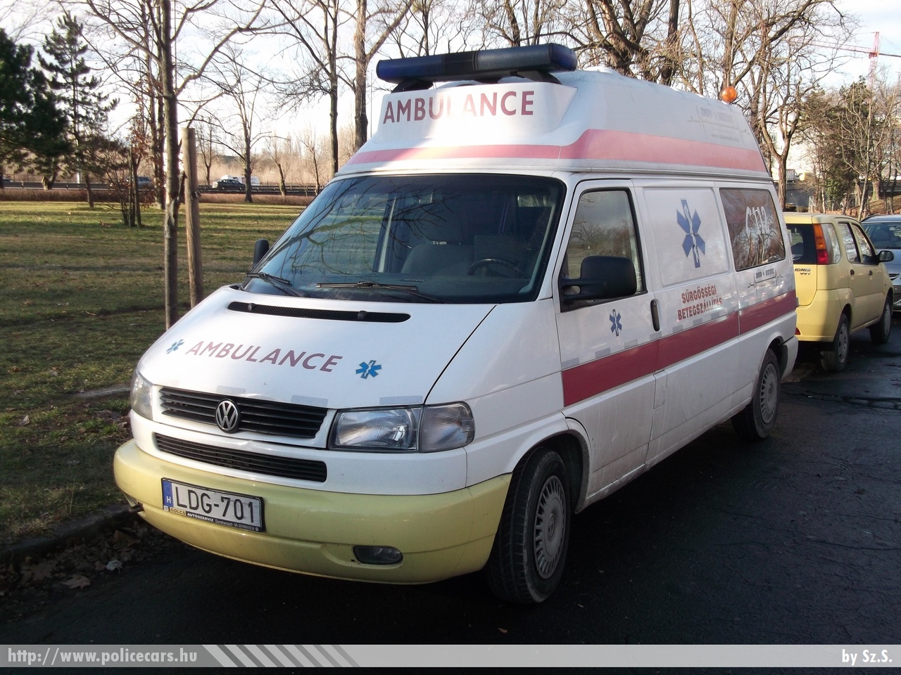 Volkswagen Transporter T4, Duo-Medic Egészségügyi Szolgáltató Kft., fotó: Sz.S.
Keywords: mentő mentőautó magyar Magyarország hungarian Hungary ambulance LDG-701