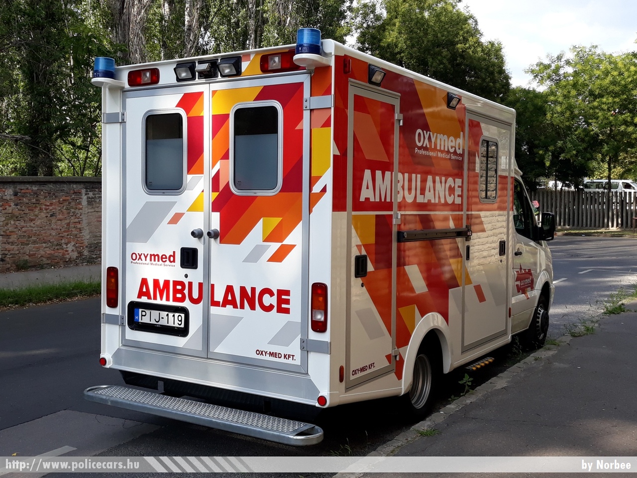 Mercedes Sprinter II, Budapest, Oxy-Med Egészségügyi-Szolgáltató Kft., fotó: Norbee
Keywords: mentő mentőautó magyar Magyarország hungarian Hungary ambulance PIJ-119