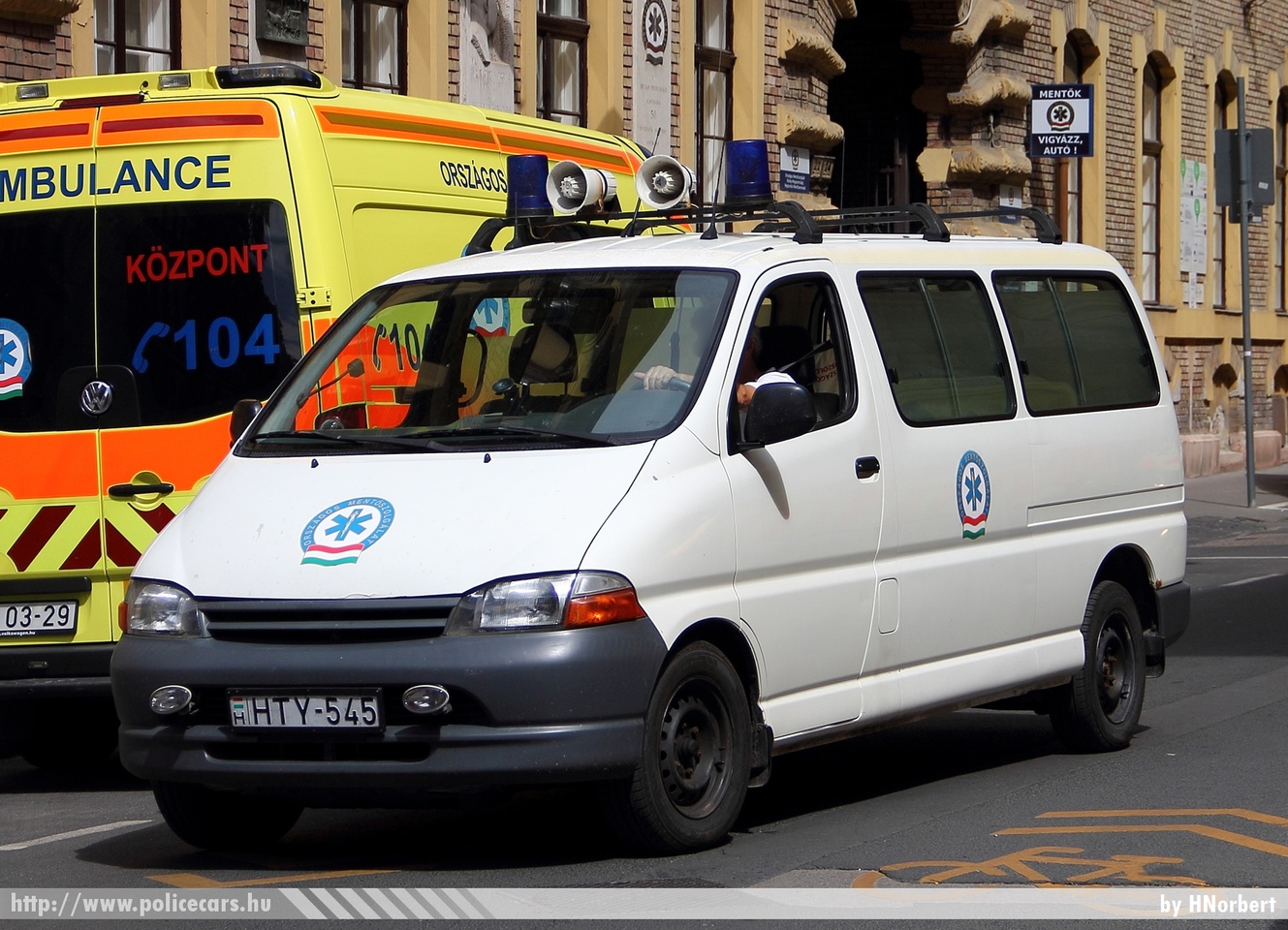 Toyota Hiace, Országos Mentõszolgálat, fotó: HNorbert
Keywords: magyar Magyarország mentő mentőautó OMSZ Hungary hungarian ambulance HTY-545