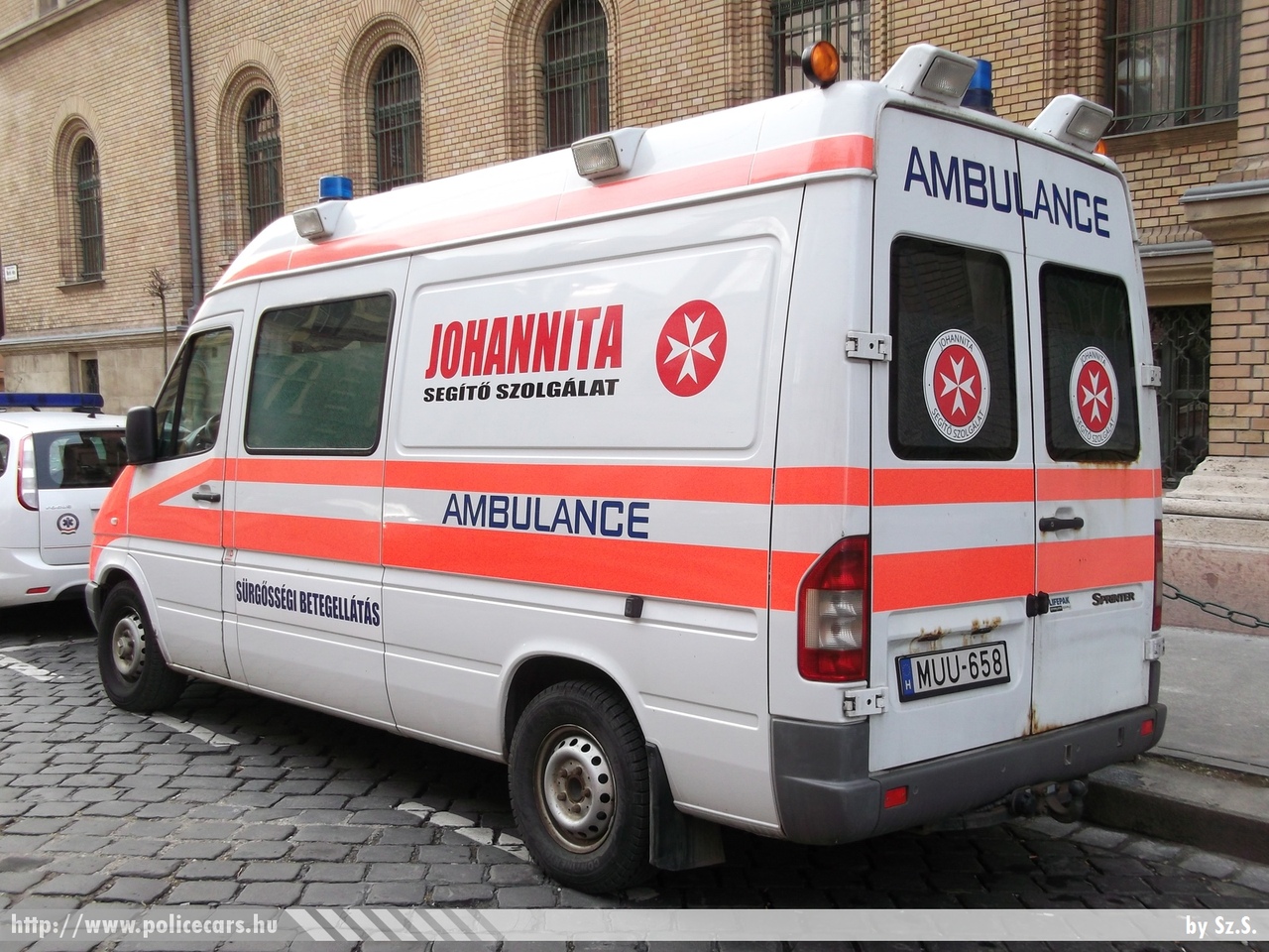 Mercedes-Benz Sprinter 316 CDI, Johannita Segítõ Szolgálat, fotó: Sz.S.
Keywords: mentő mentőautó magyar Magyarország hungarian Hungary ambulance MUU-658