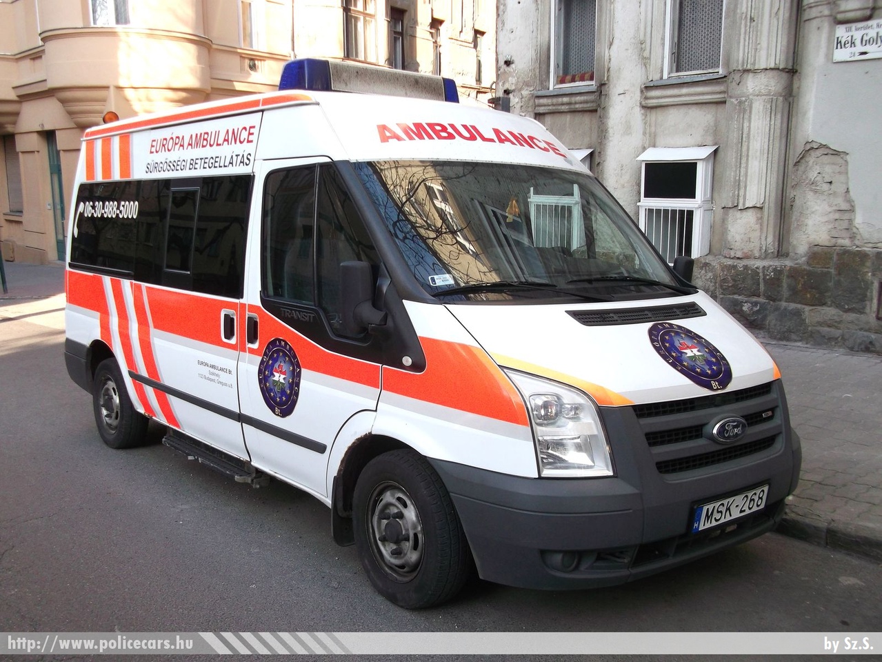 Ford Transit, Európa Ambulance Bt., fotó: Sz.S.
Keywords: mentő mentőautó magyar Magyarország hungarian Hungary ambulance MSK-268