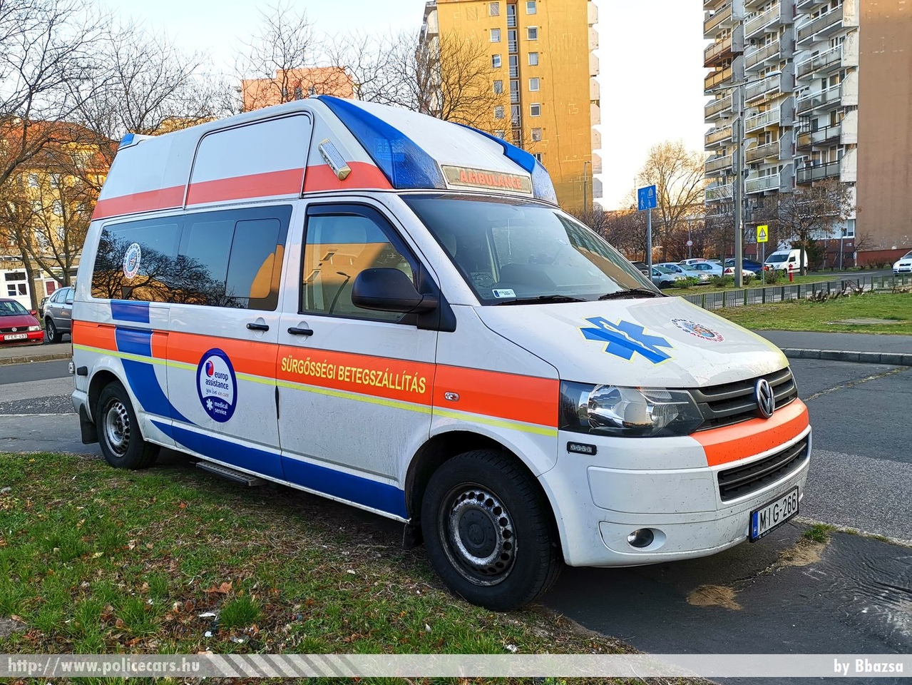 Volkswagen Transporter T5 facelift, Europ Assistance, fotó: Bbazsa
Keywords: mentő mentőautó magyar Magyarország hungarian Hungary ambulance MIG-266