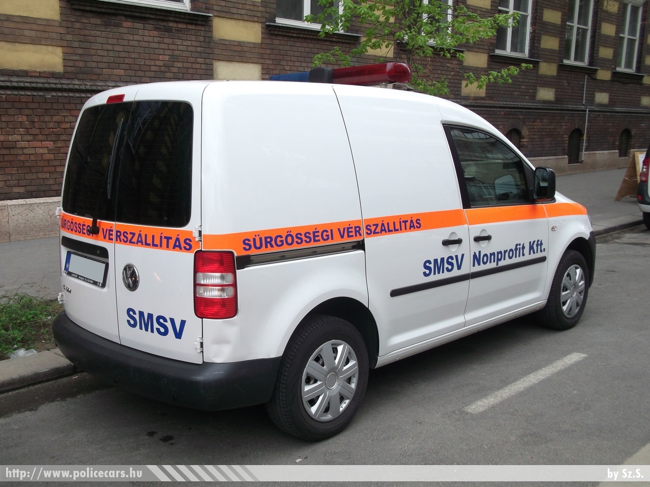 Volkswagen Caddy, vérszállítás, SMSV Nonprofit Kft., fotó: Sz.S.
Keywords: magyar Magyarország mentő mentőautó Hungary hungarian ambulance 