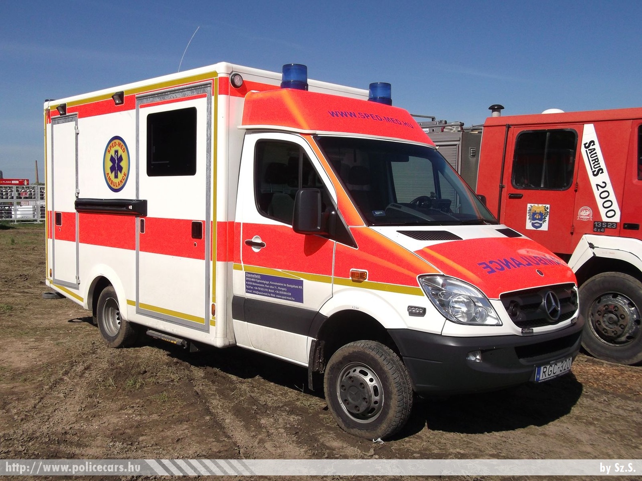 Mercedes Sprinter II, Sped-Med Kft., fotó: Sz.S.
Keywords: mentő mentőautó magyar Magyarország hungarian Hungary ambulance RGC-320