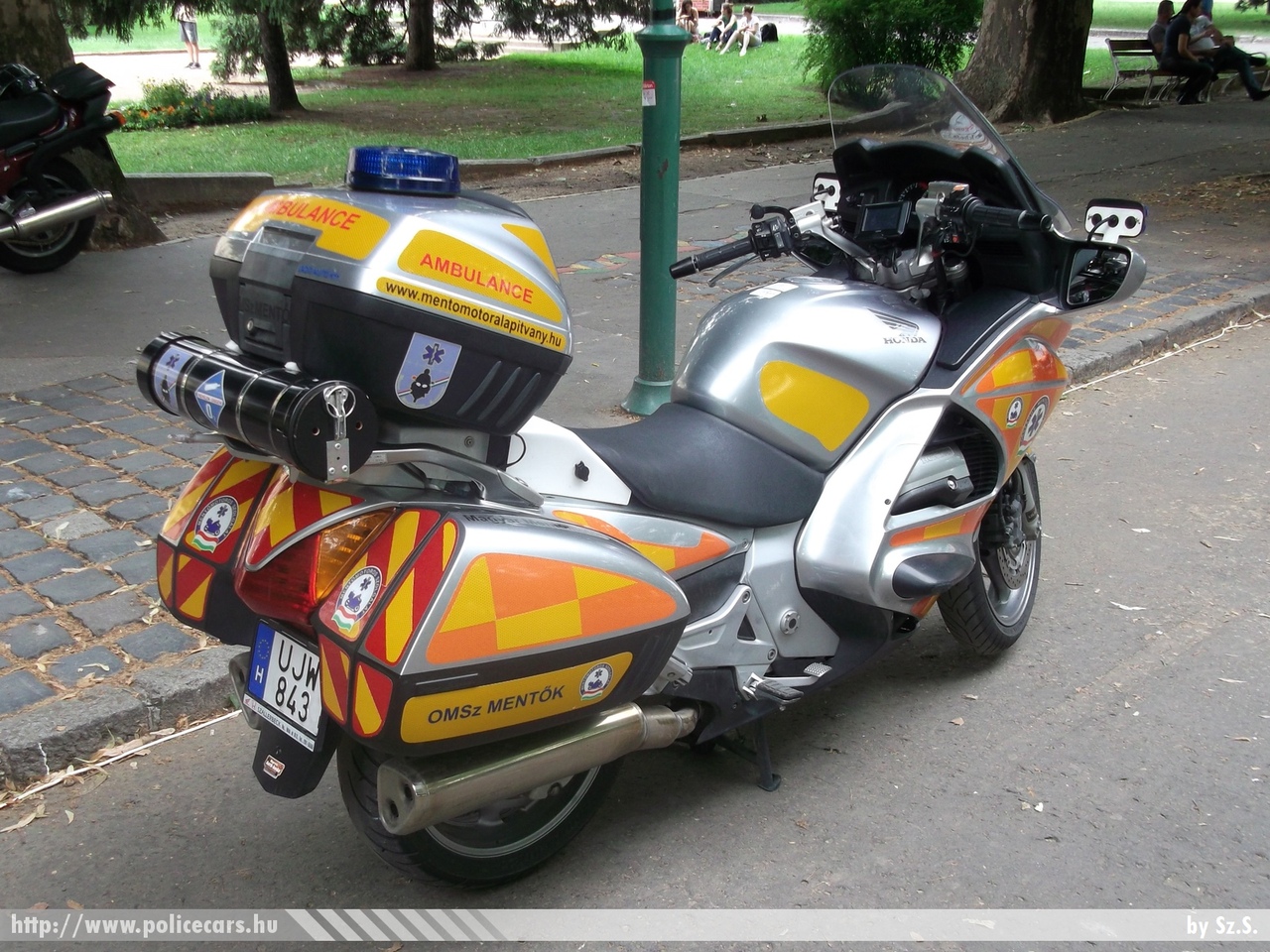 Honda, fotó: Sz.S.
Keywords: mentő magyar magyarország mentőmotor ambulance Hungary hungarian