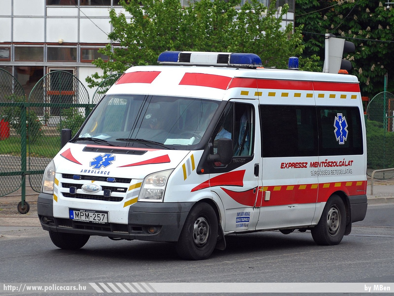 Ford Transit, Expressz Mentõszolgálat, fotó: MBen
Keywords: mentő mentőautó magyar Magyarország hungarian Hungary ambulance MPM-257