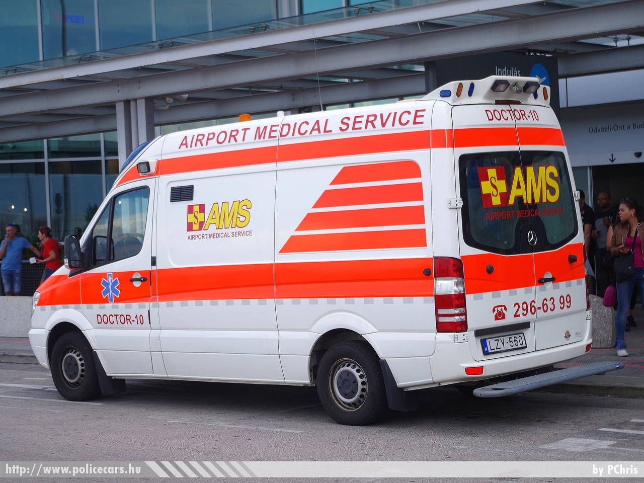 Mercedes-Benz Sprinter II Miesen, Airport Medical Service, AMS Assistance Kft., fotó: PChris
Keywords: mentő mentőautó magyar Magyarország hungarian Hungary ambulance LZY-560
