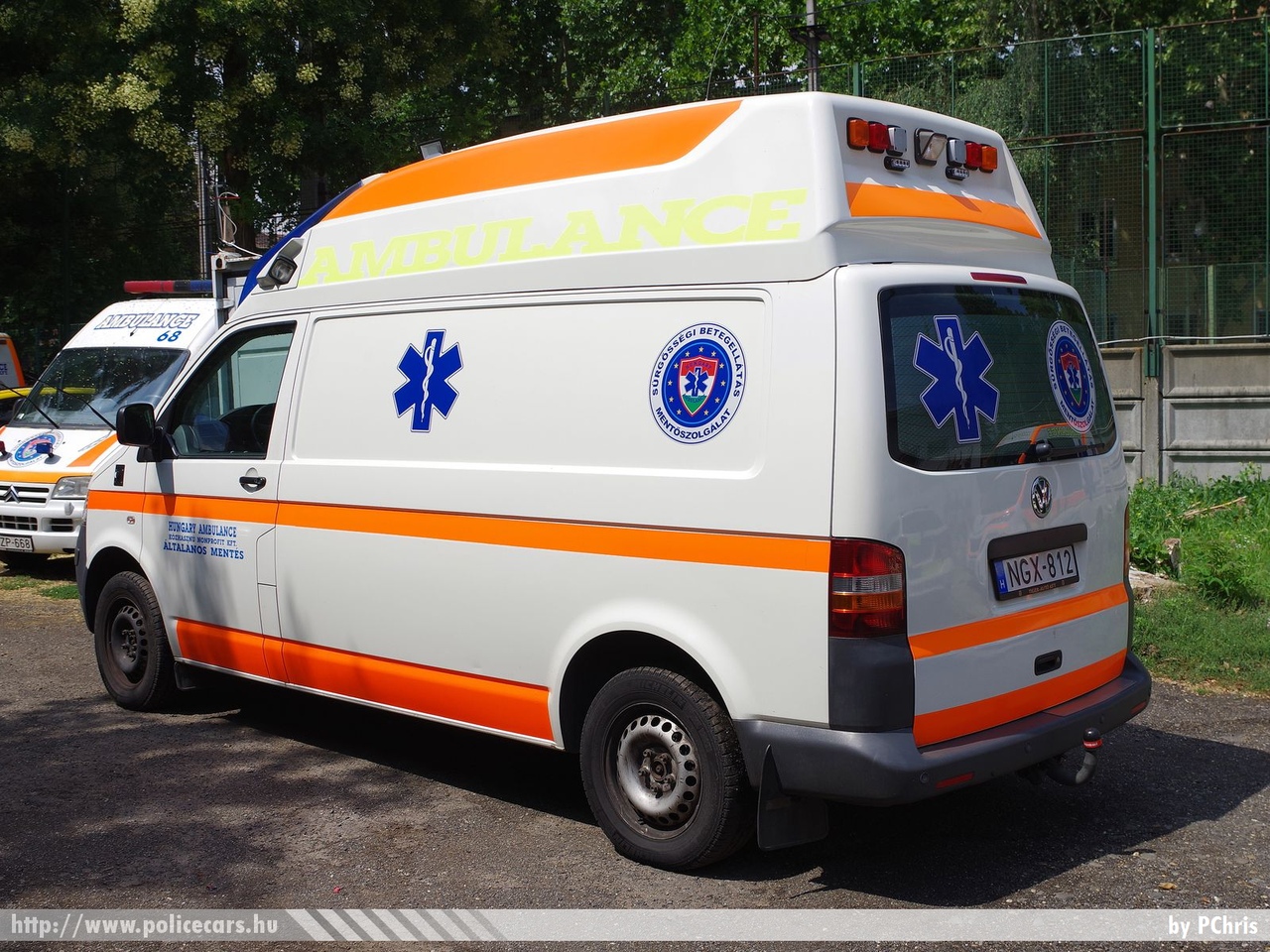 Volkswagen Transporter T5, Hungary Ambulance Közhasznú Nonprofit Kft., fotó: PChris
Keywords: mentő mentőautó magyar Magyarország hungarian Hungary ambulance NGX-812
