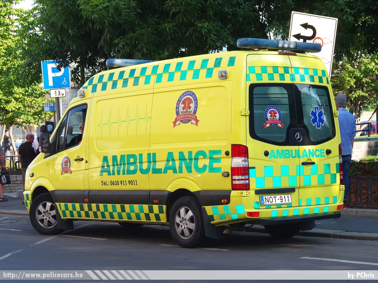 Mercedes Sprinter II, 911 Mentõszolgálat Kft., fotó: PChris
Keywords: mentő mentőautó magyar Magyarország hungarian Hungary ambulance NOT-911