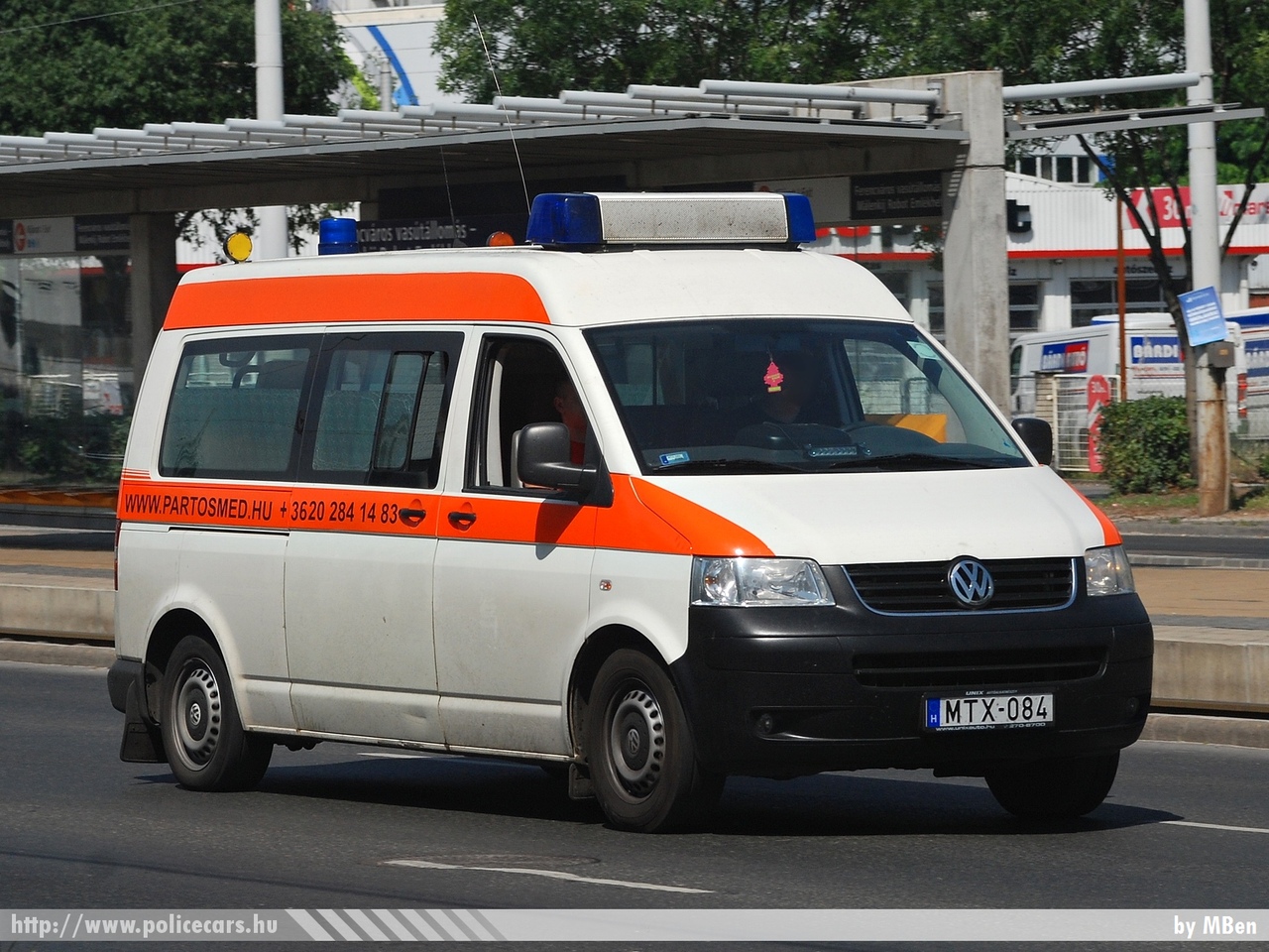 Volkswagen Transporter T5, Pártos-Med Kft., fotó: MBen
Keywords: mentő mentőautó magyar Magyarország hungarian Hungary ambulance MTX-084
