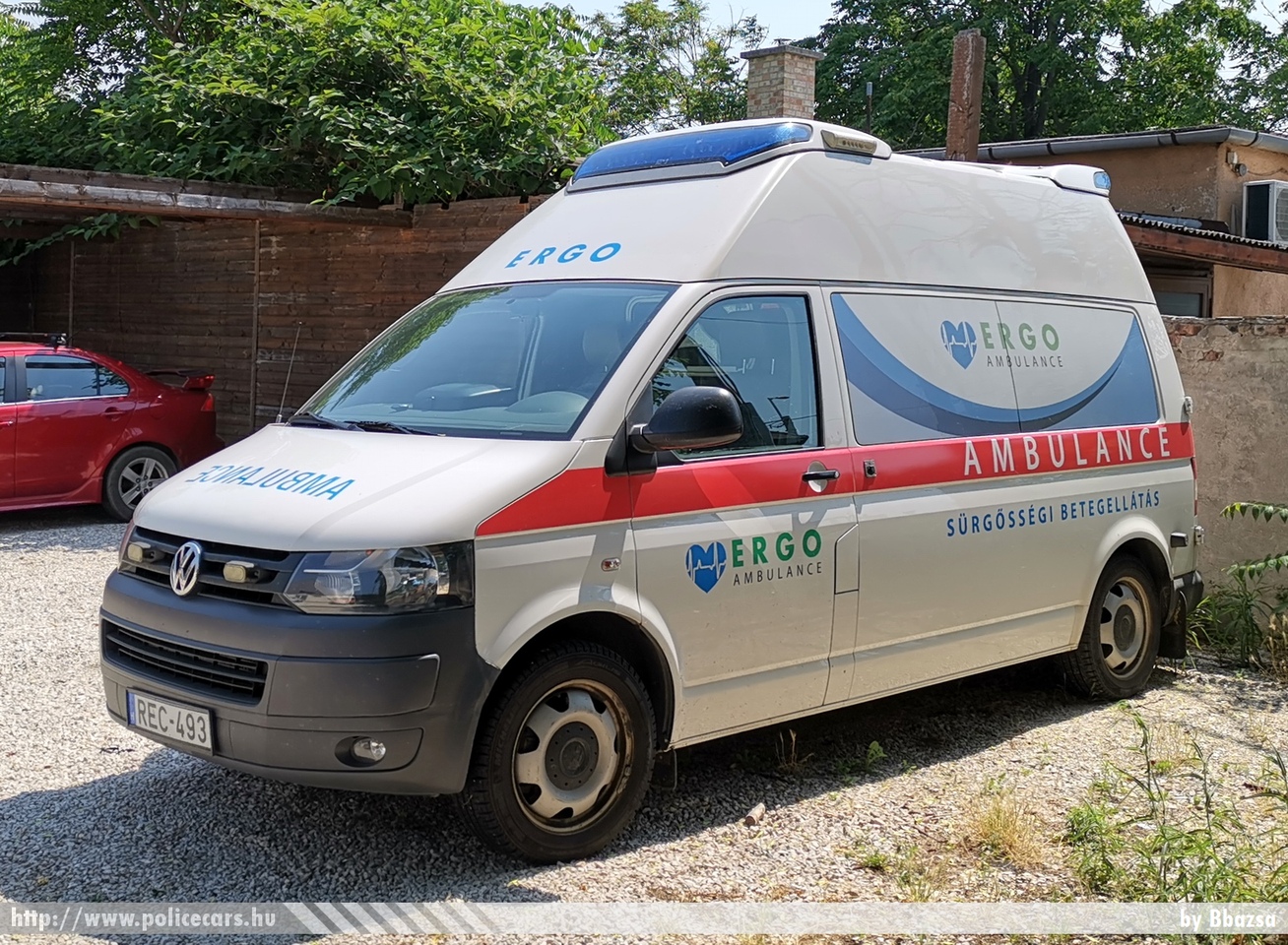 Volkswagen Transporter T6, ERGO-Ambulance Kft., fotó: Bbazsa
Keywords: mentő mentőautó magyar Magyarország hungarian Hungary ambulance REC-493