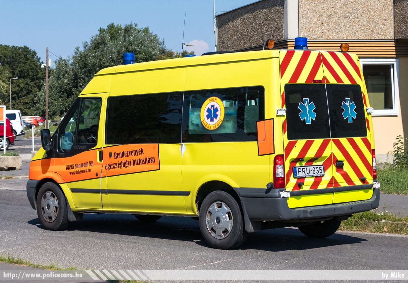 Ford Transit, DKMK Nonprofit Kft., fotó: Mike
Keywords: mentő mentőautó magyar Magyarország hungarian Hungary ambulance PRU-935
