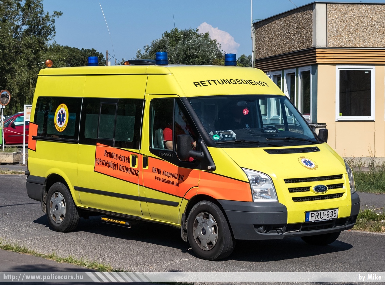 Ford Transit, DKMK Nonprofit Kft., fotó: Mike
Keywords: mentő mentőautó magyar Magyarország hungarian Hungary ambulance PRU-935