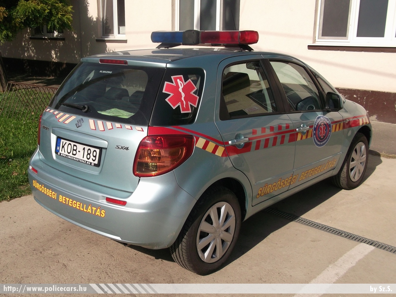 Suzuki SX4, Országos Orvosi Ügyelet Nonprofit Kft., fotó: Sz.S.
Keywords: magyar Magyarország mentő mentőautó Hungary hungarian ambulance KOB-189